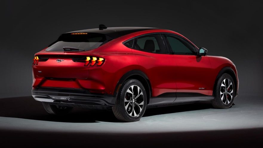 I 2022 kan Ford Mustang Mach-E køre op til 505 kilometer