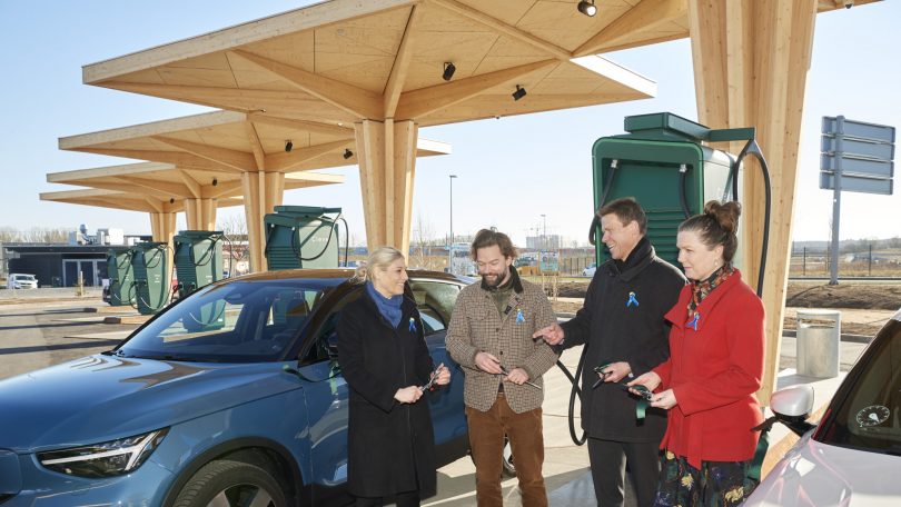 Sjællands største lynladestation til elbiler er åbnet