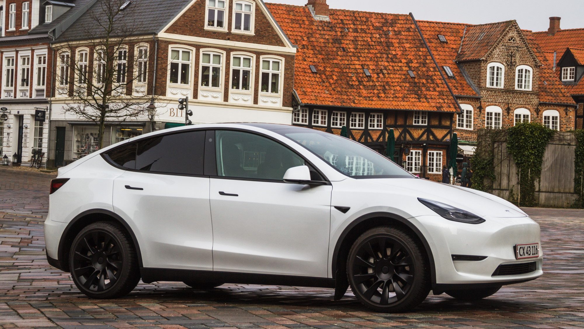 Nyt stort Tesla Center skal åbnes på vestkysten