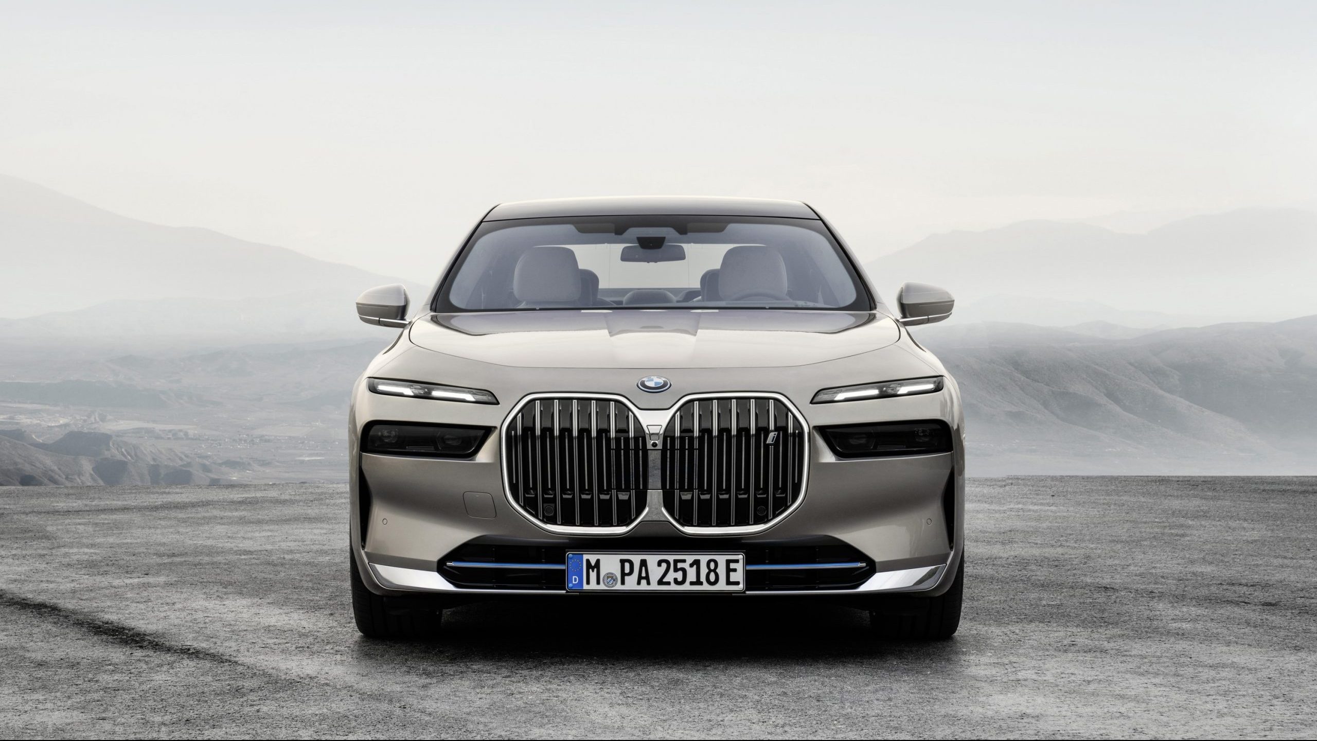 BMW i7