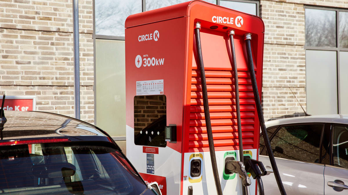 Circle K sætter pris på opladning af elbiler og udvider