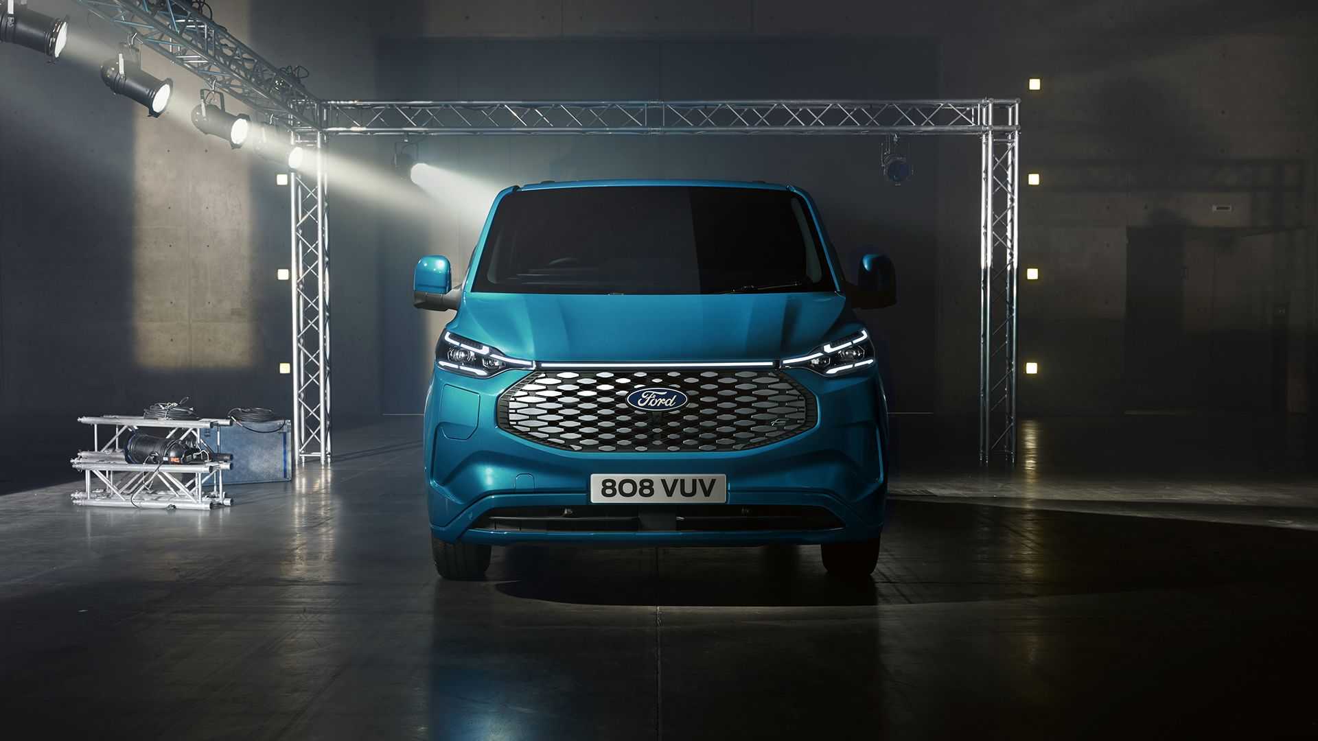 Ford lancerer fuldelektrisk E-Transit Custom