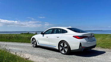 BMW fordobler salget af elbiler – BMW i4 er et hit
