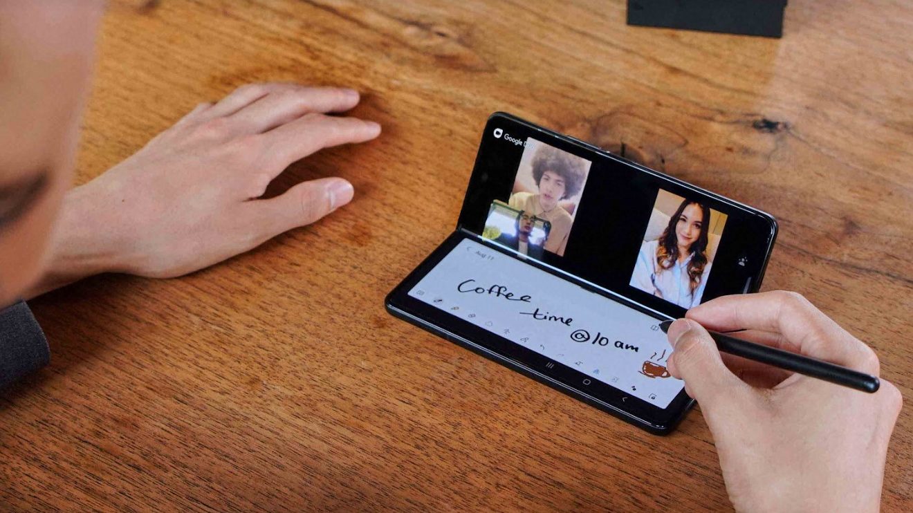 Samsung Galaxy Z Fold4 vil kun veje 254 gram