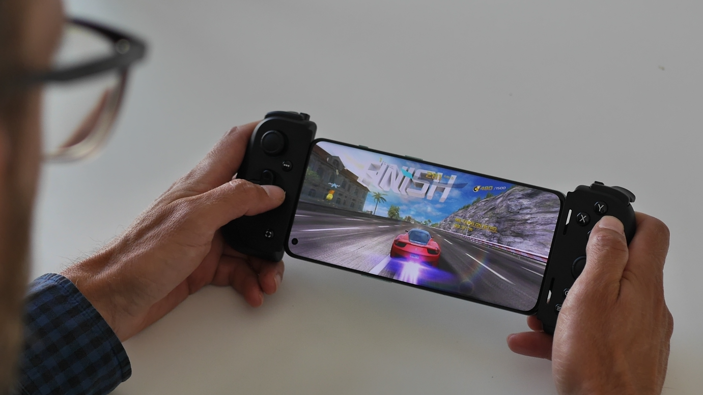 Razer Kishi V2 test: Android spilcontroller bliver bedre og bedre