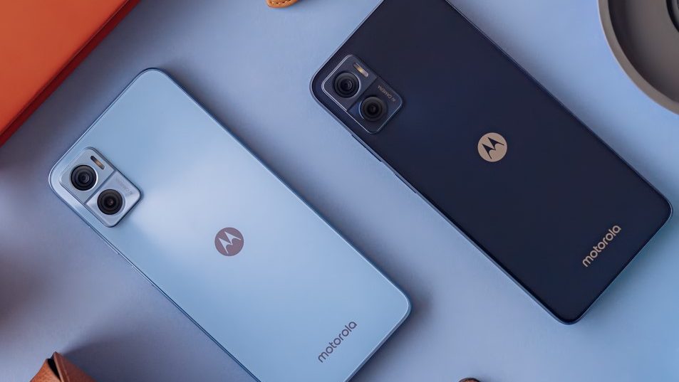 Motorola moto e22i: Billig Android telefon til under 1.000 kroner