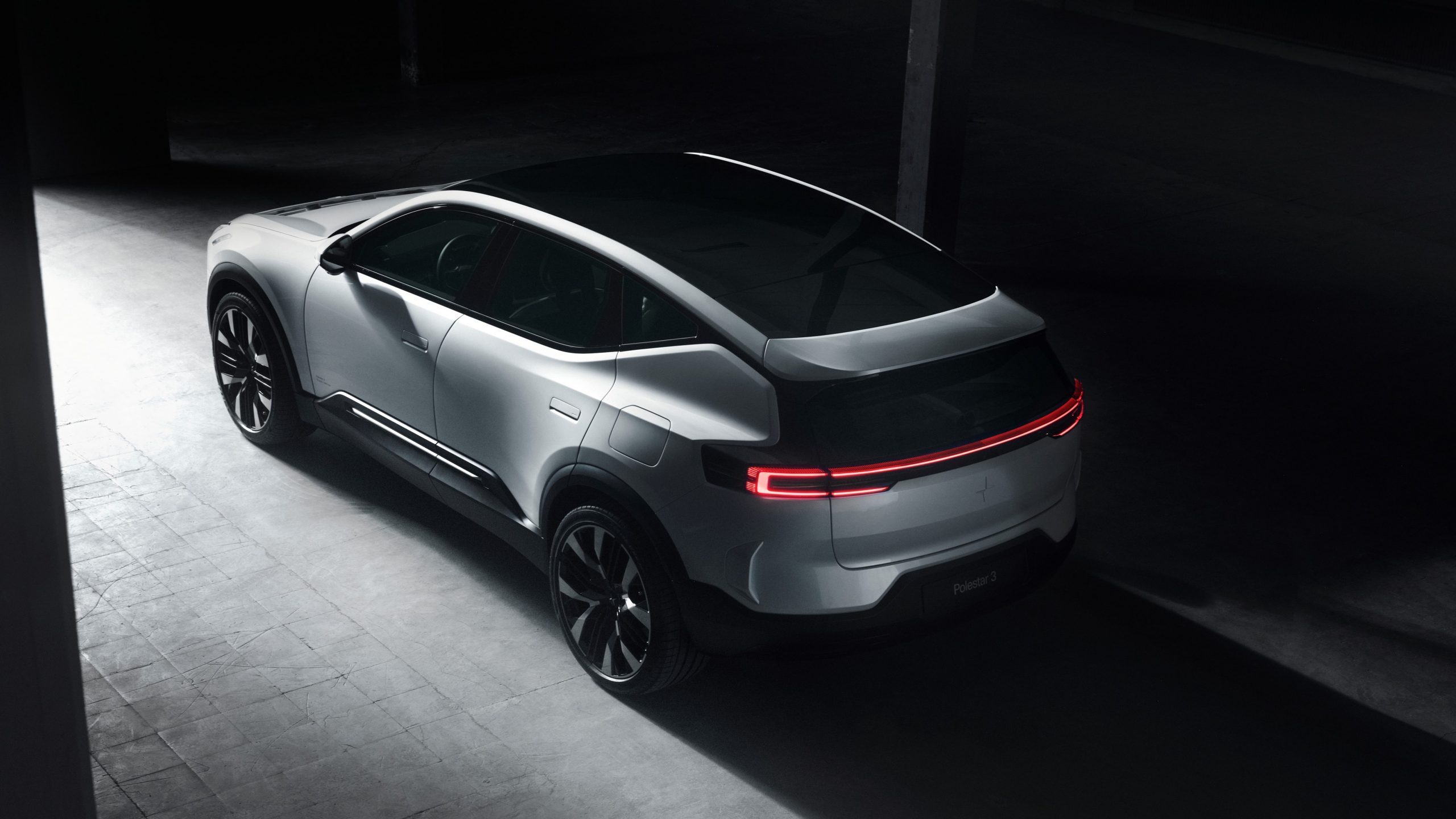 Polestar 3 er fed, men dyr – se priser og specifikationer