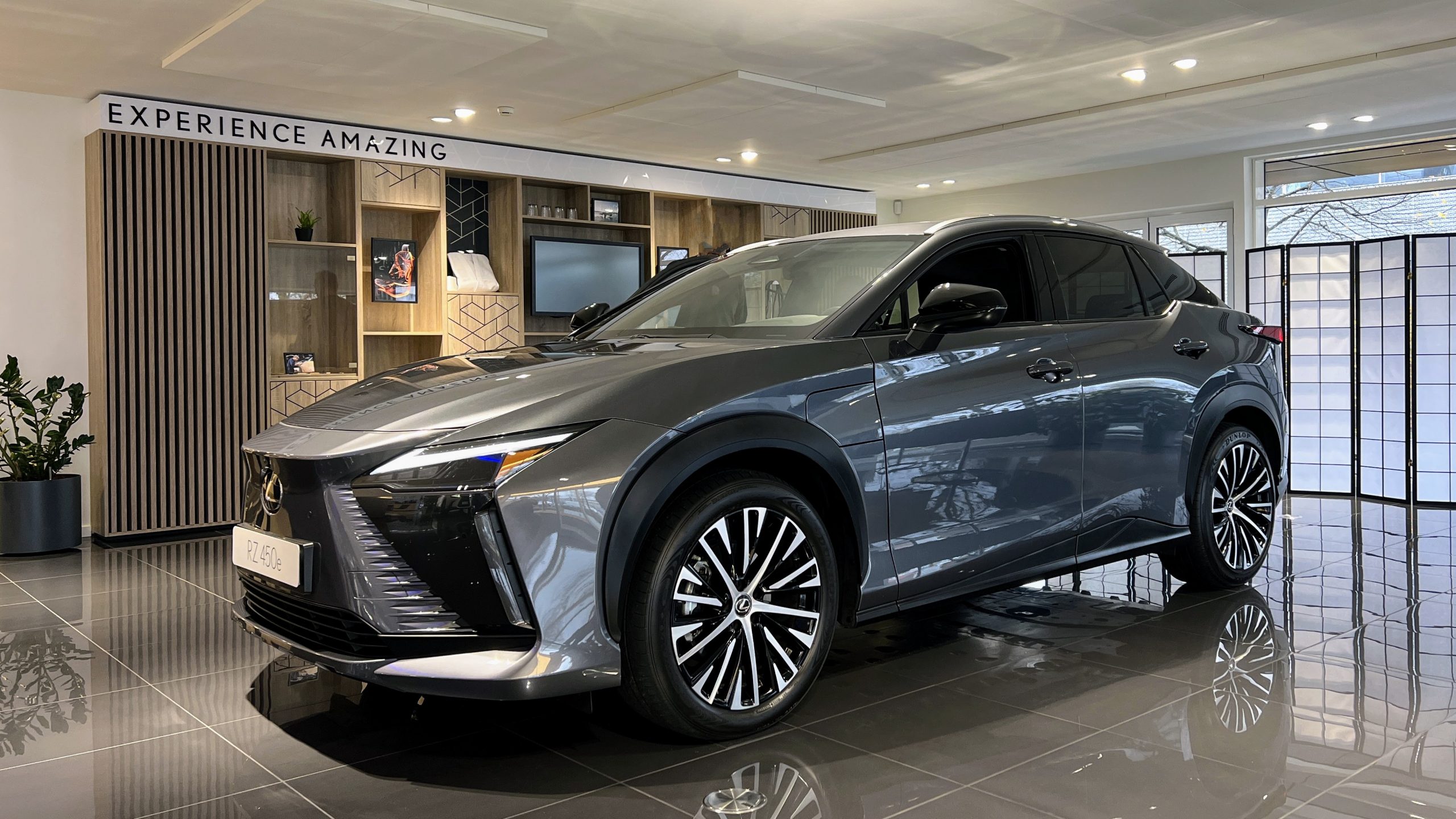 Lexus RZ 450e