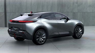 Toyota vil tredoble produktionen af elbiler i 2025