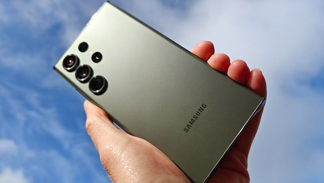 Kamerakongen sætter trumf på med Galaxy S23 Ultra