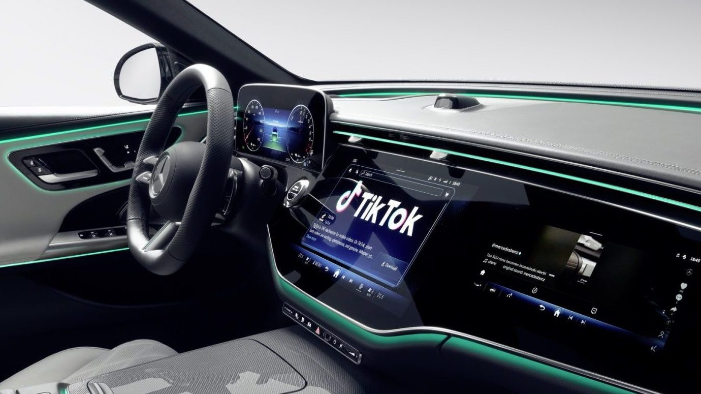 Nu kan du hoppe på TikTok i din nye Mercedes