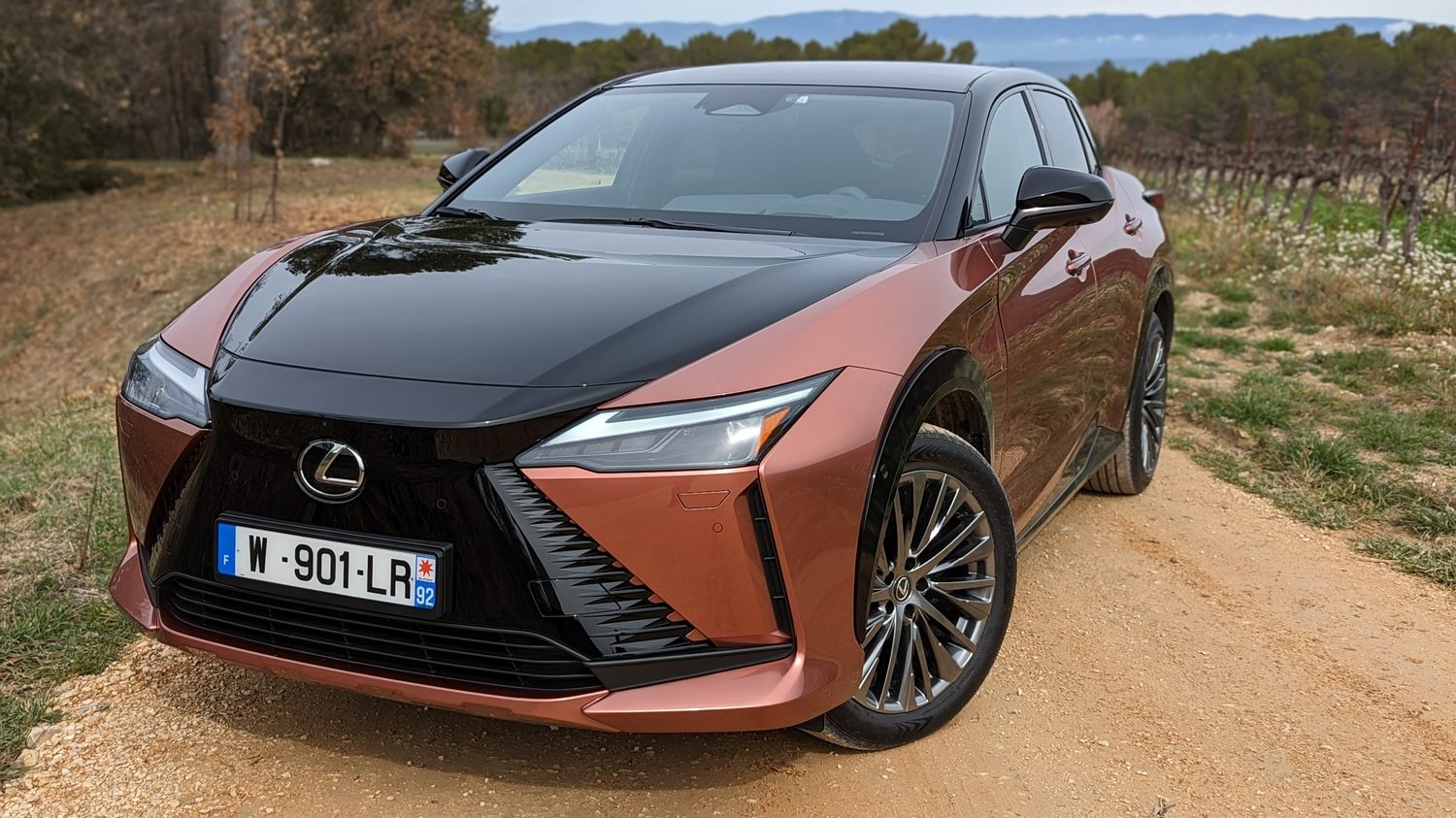 Første indtryk af Lexus RZ450e – første rigtige elbil fra Lexus