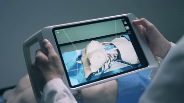 5G og AR hjælper læger med at navigere under kirurgiske indgreb