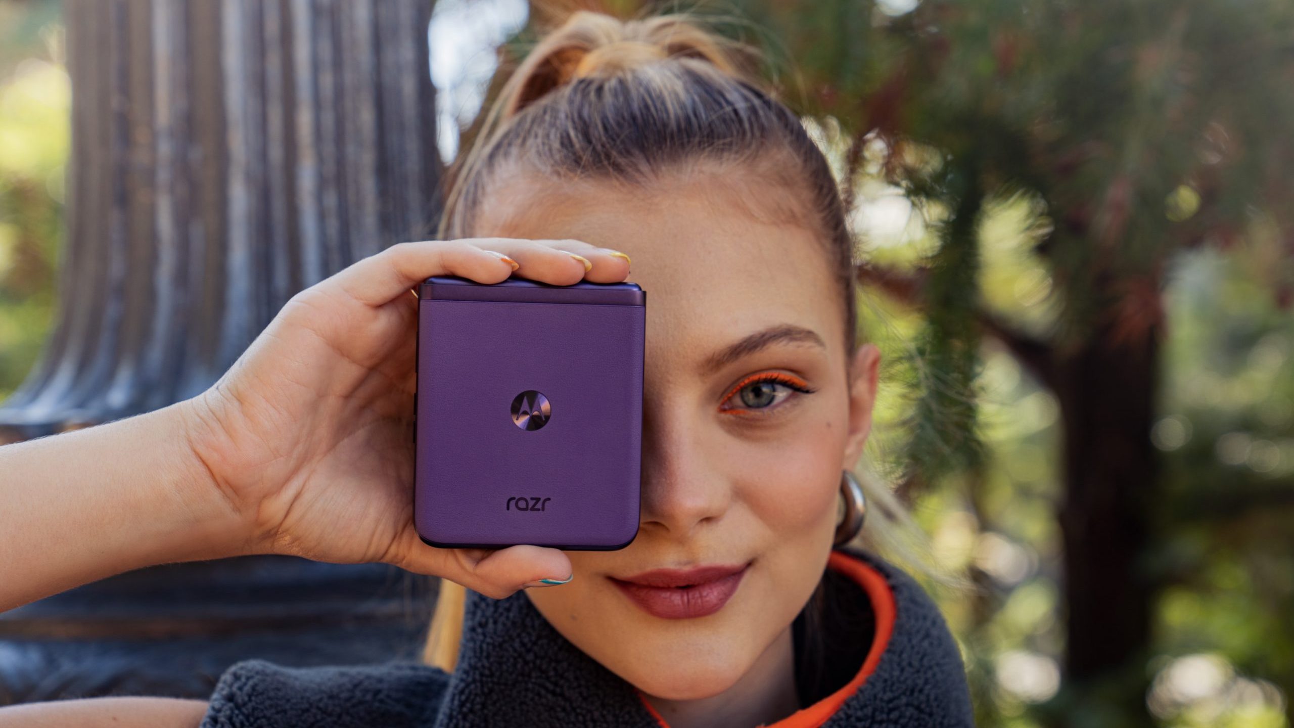Motorola Razr 40 lanceret: Billig foldbar mobil