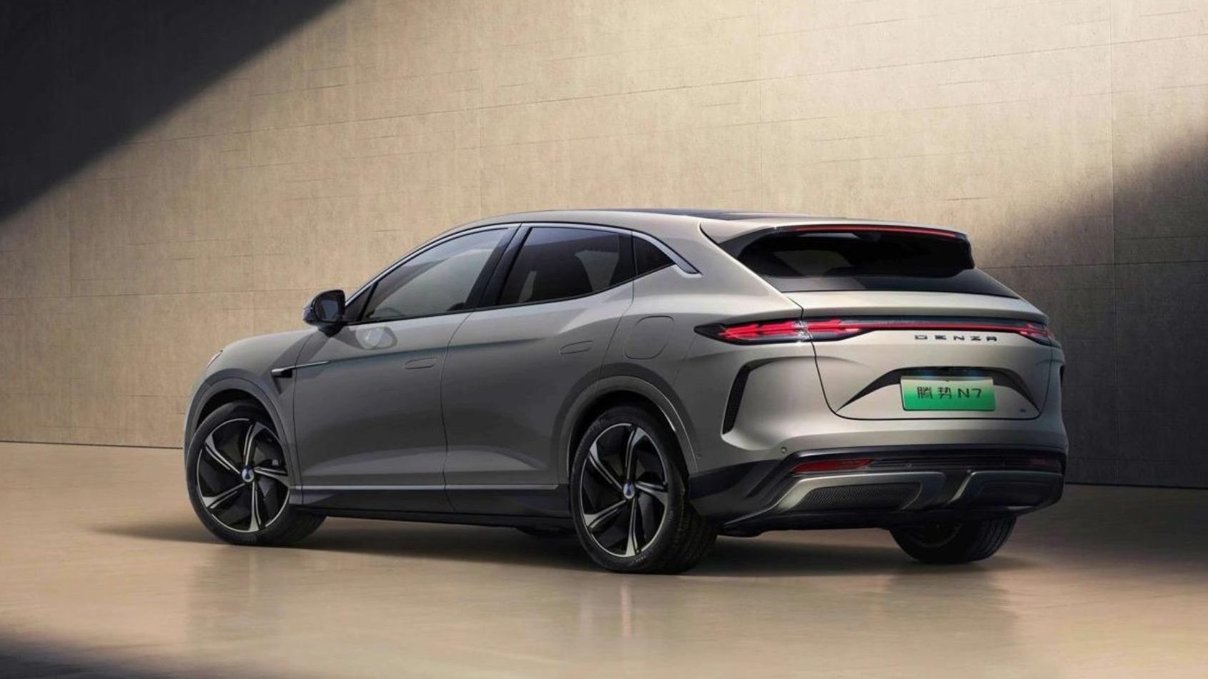 BYD Denza skal tage kampen op imod Tesla Model Y