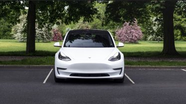 Opdatering til Tesla forbedrer forlygter og klimaanlæg