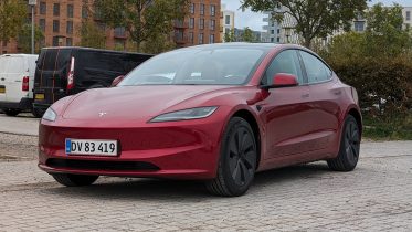 Test, bedømmelse og pris på den nye Tesla Model 3 (2023)