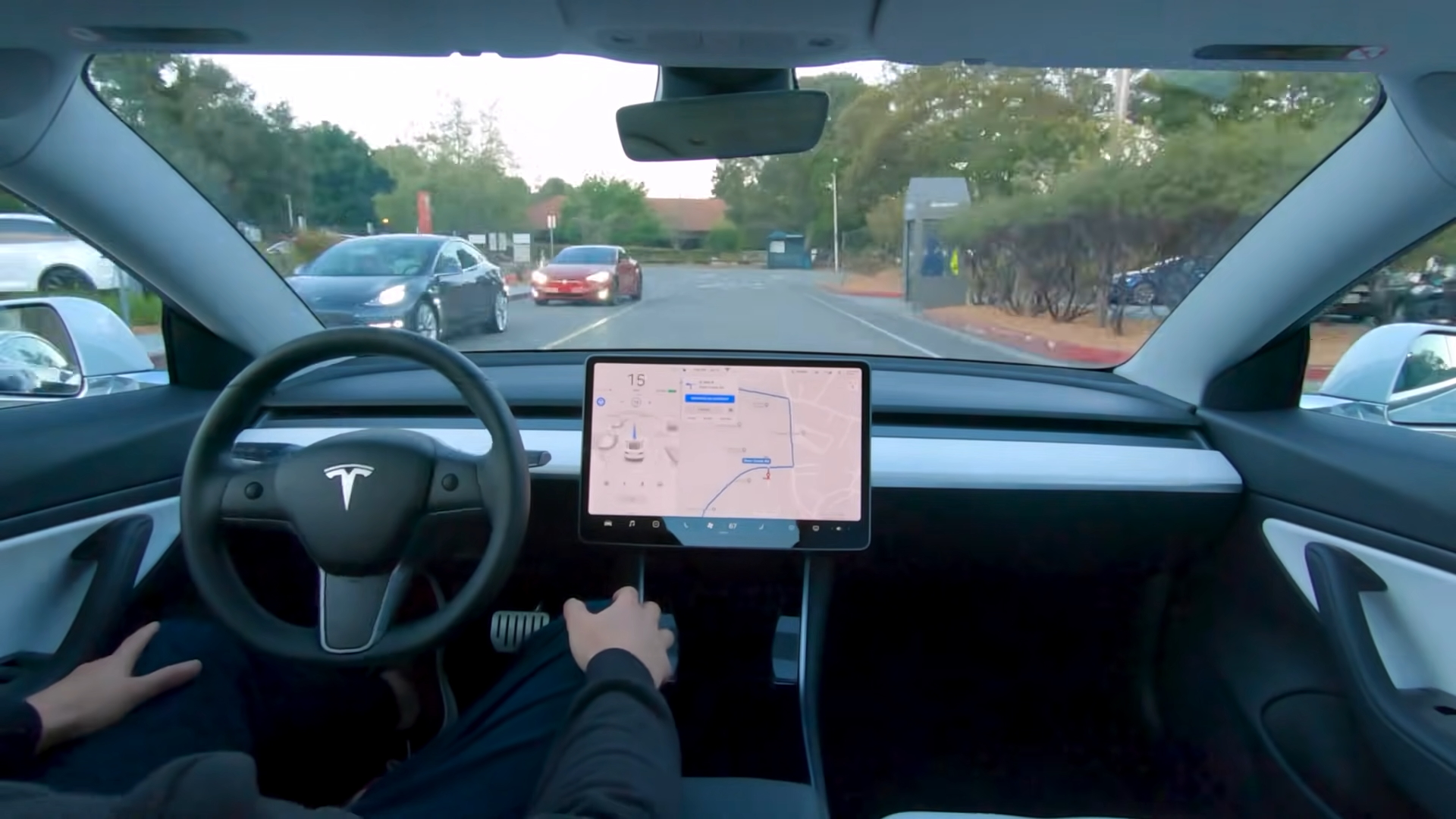 Tesla undersøges efter Autopilot-tilbagekaldelse af 2 mio. elbiler
