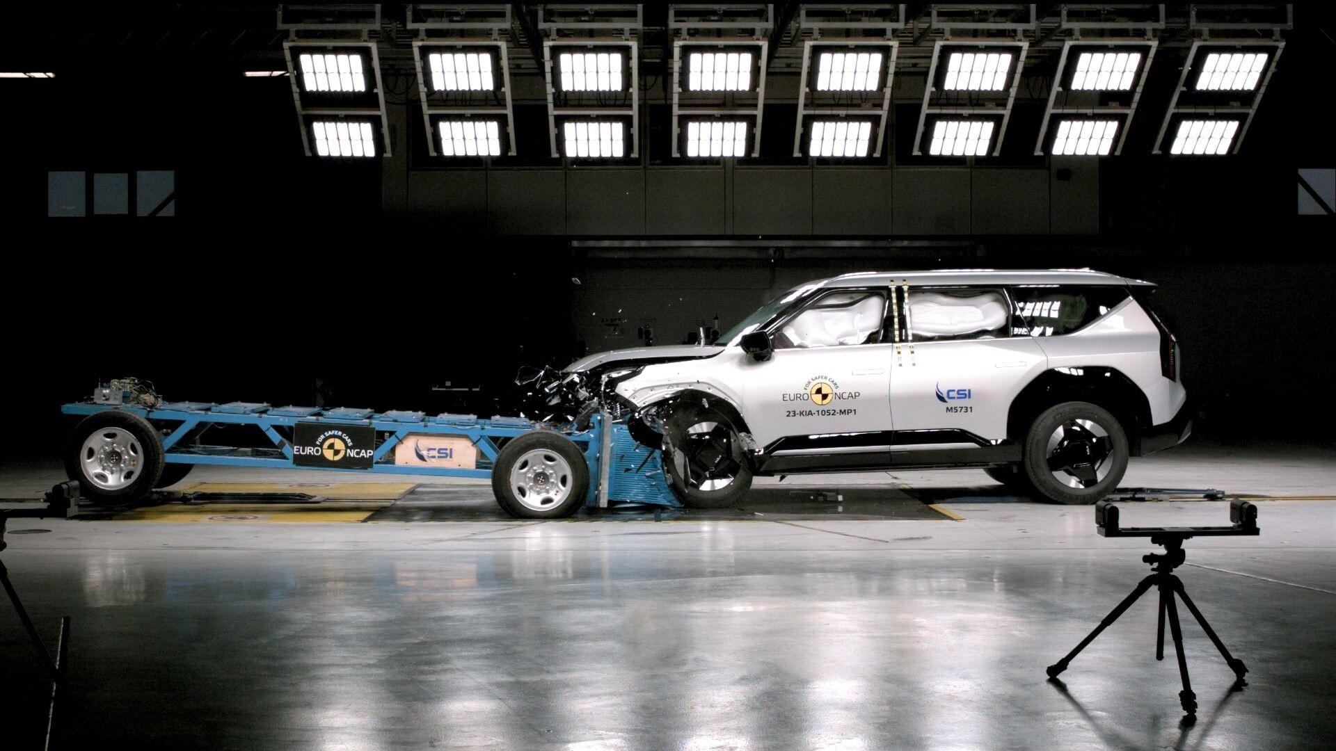 VW ID.7, Xpeng G9, Kia EV9 og BMW i5 får topkarakter i sikkerhed