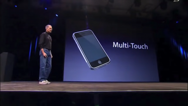 Manden bag multi-touchskærmen og Touch ID forlader Apple