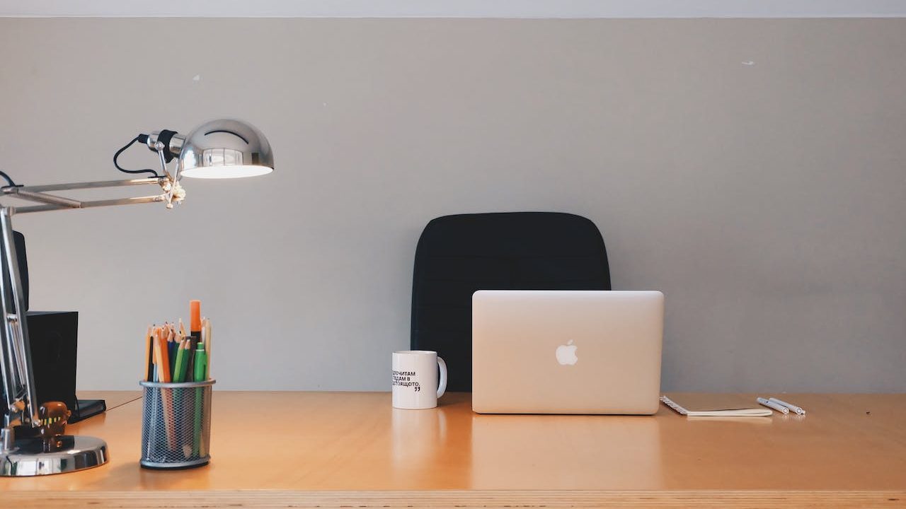 Inspiration: Sådan lyser du arbejdspladsen op i den mørke tid