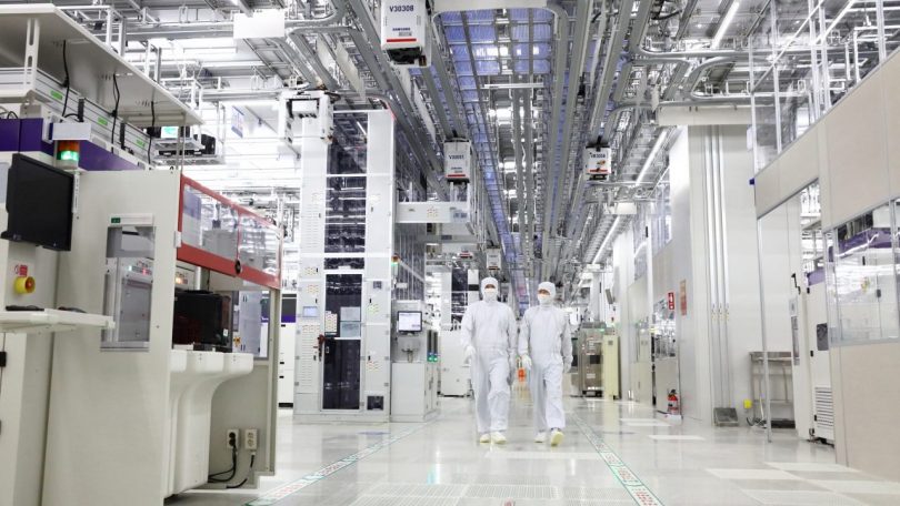 Samsung vil erstatte mennesker med robotter på sine fabrikker