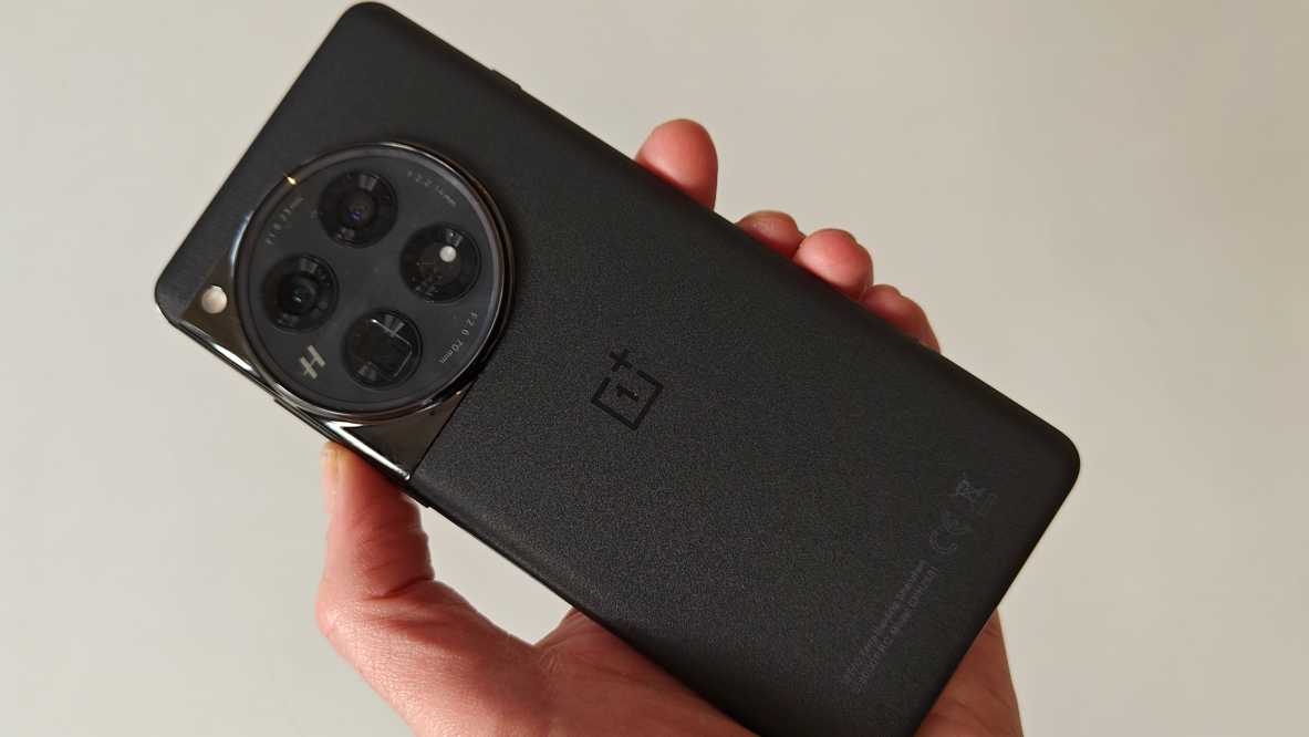 Første test og indtryk af OnePlus 12