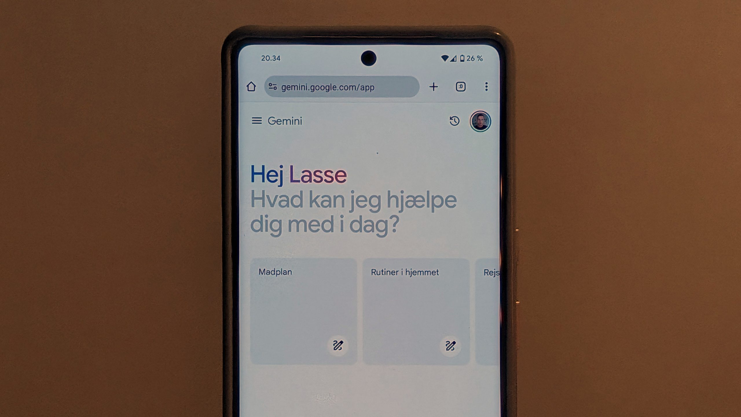 Google vil integrere AI-chatbotten Gemini i høretelefoner