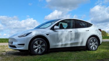 Test, bedømmelser og pris på Tesla Model Y LR baghjulstræk