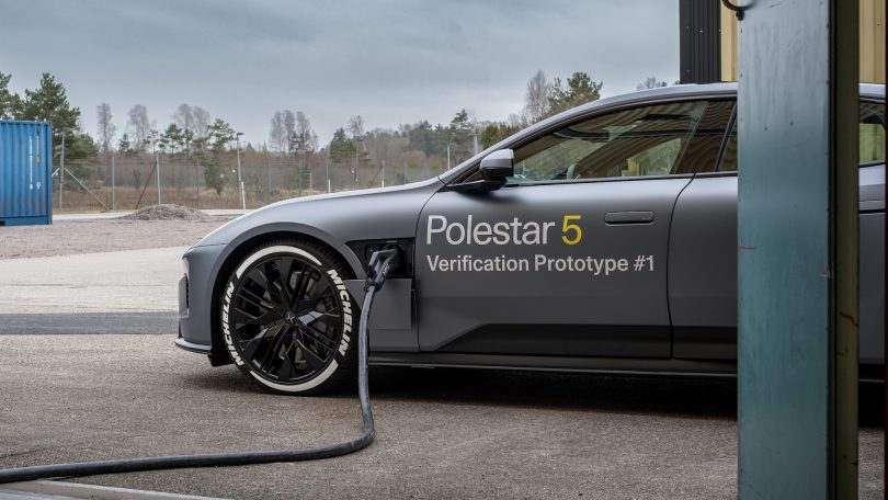 Polestar 5 lader op fra 10-80 procent på 10 minutter