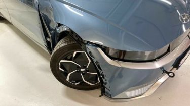 Lille parkeringsskade førte til skrotning af næsten ny Hyundai Ioniq 5