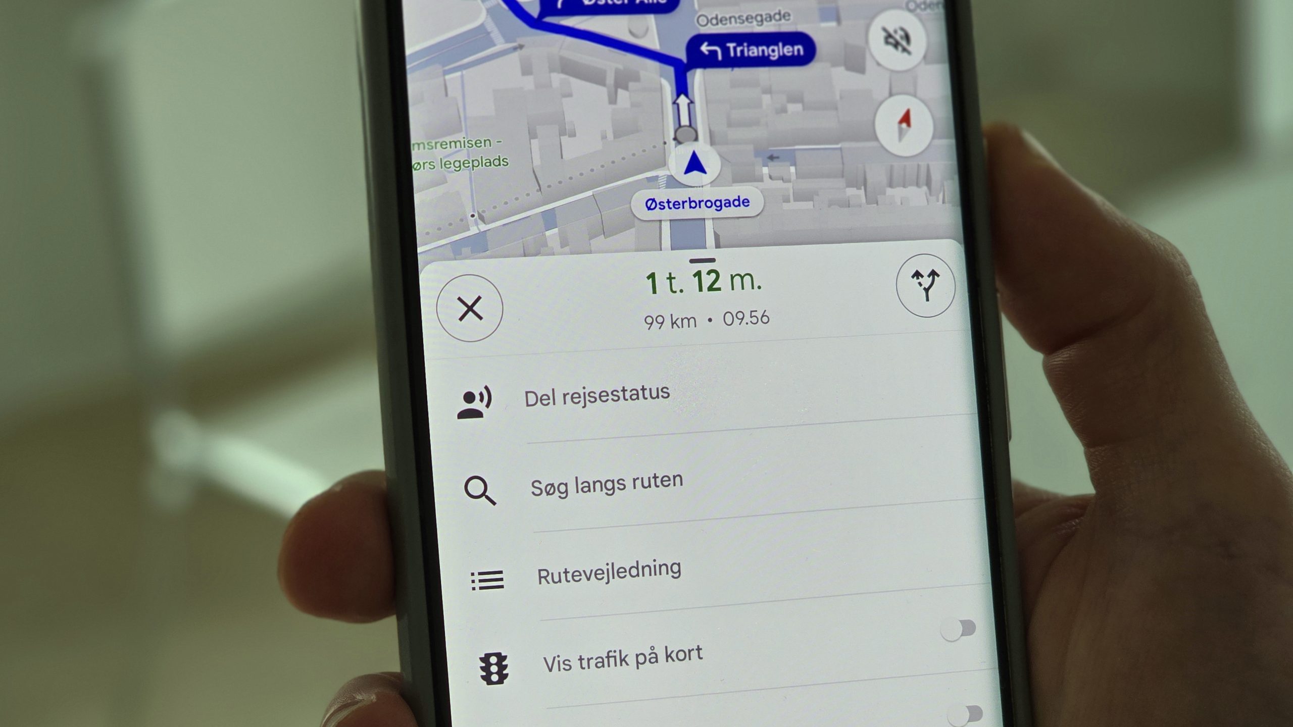 Sådan deler du rejsestatus og ankomsttidspunkt i Google Maps og Apple Kort
