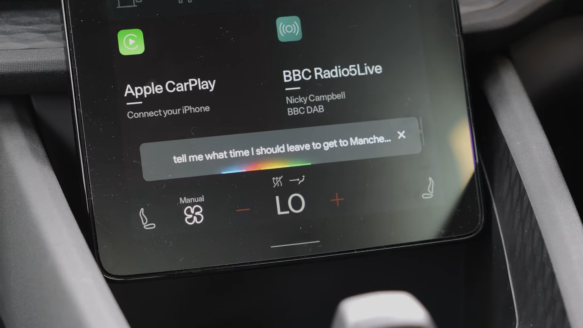 Google Assistent får nyt design i biler med Android Automotive