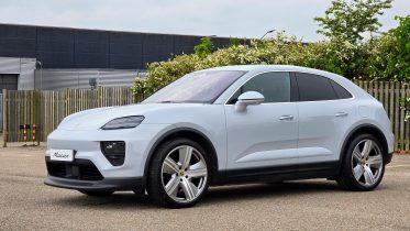 Test, bedømmelse og pris på Porsche Macan Electric