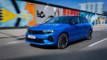 Spar 70.000 kr. på bybilen Opel Astra Electric