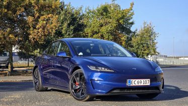 Tesla indfører overvågning af børn i bilen