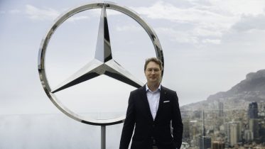 Mercedes-chef vil have EU til at droppe CO2-bøder