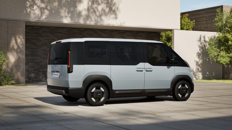 Kia fremviser ny variant af minibussen PV5