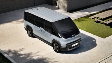 Kia med skarp pris på minibussen PV5