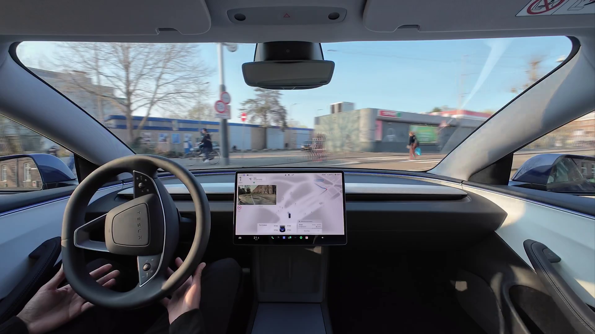 Tesla tester Fuldt selvkørende egenskaber i Europa