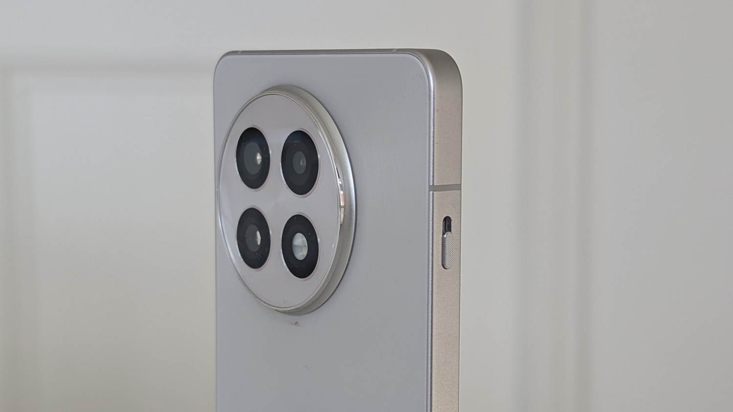 OnePlus fjerner Alert Slider i nye telefoner – igen