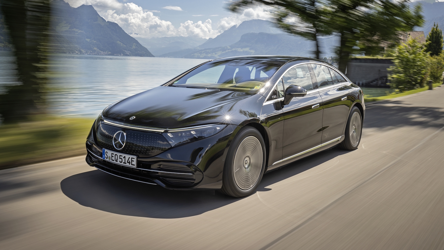 Importer brugt Mercedes-Benz EQS fra Tyskland og spar 96.000 kr.