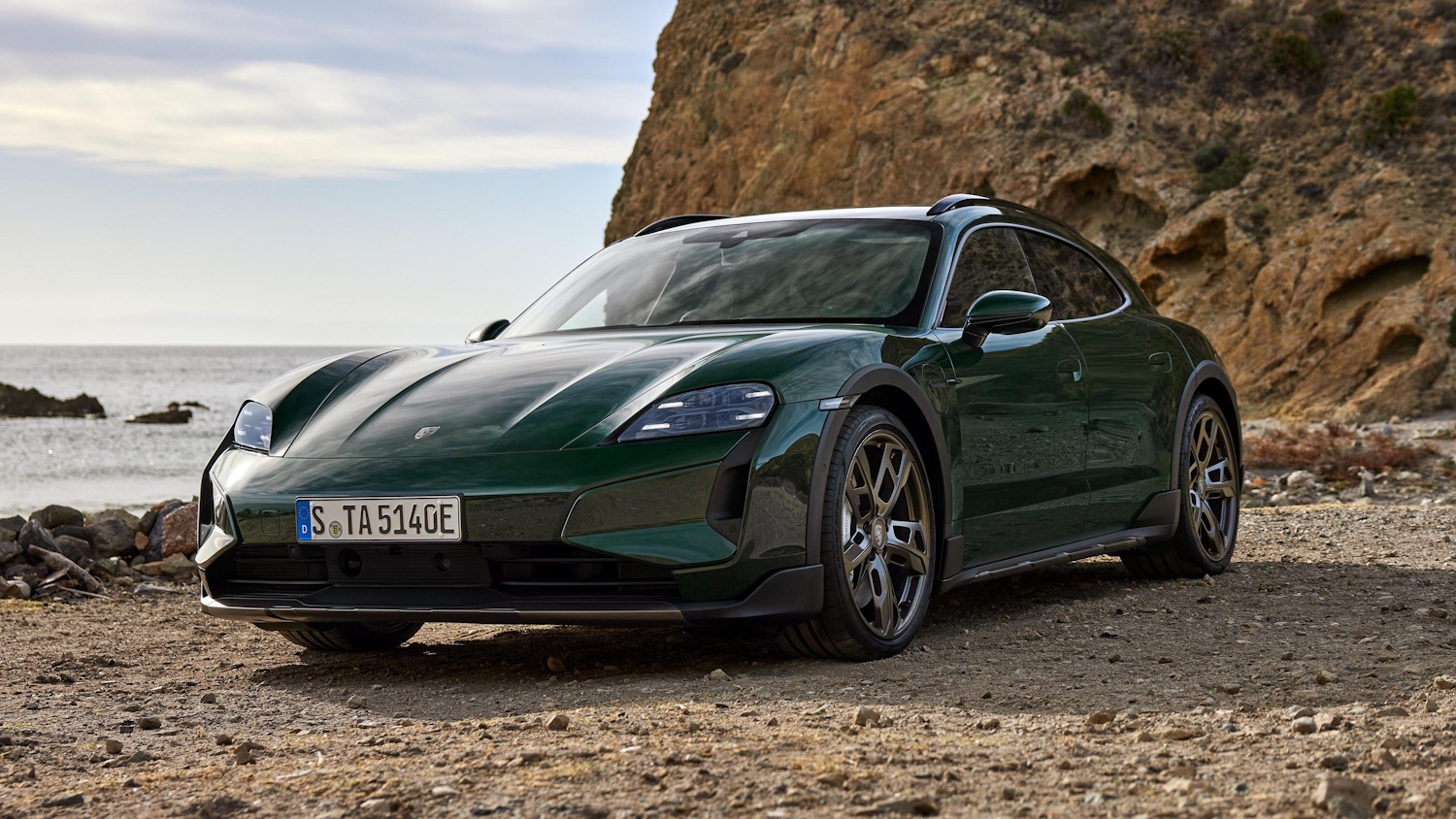 Importer brugt Porsche Taycan Cross Turismo fra Tyskland og spar 102.000 kr.