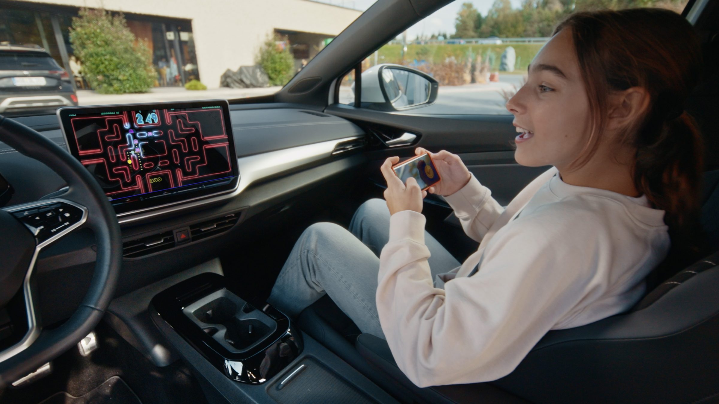 Nu kan du spille PAC-MAN i Volkswagens biler