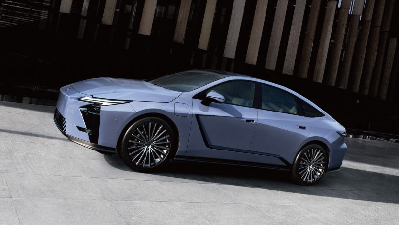 Lexus ES lanceret: Stor og luksuriøs sedan med ny teknologi
