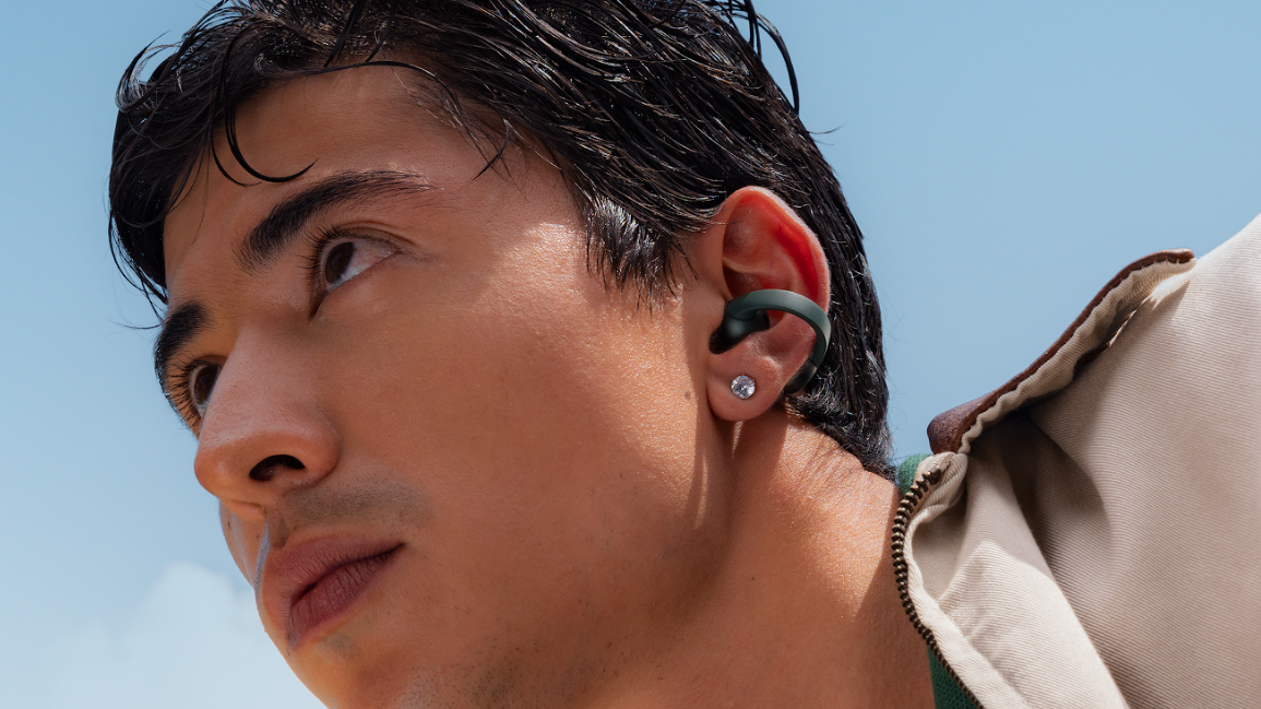 Moto Buds Loop: Earbuds med Bose-teknologi