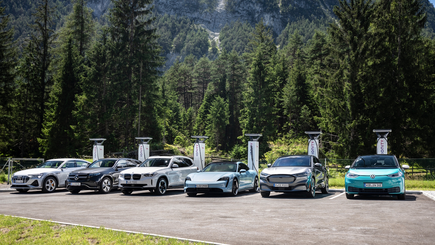 Kør selv-ferie i elbil: Er Tesla, IONITY eller Clever billigst? Se sammenligning