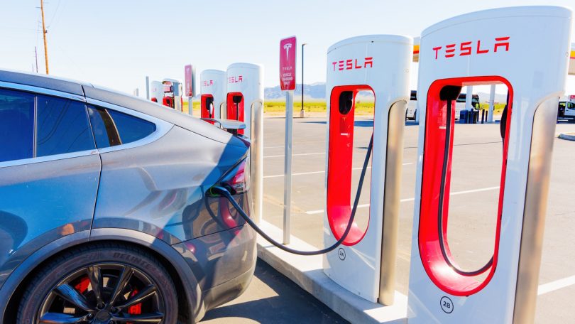Tesla tester nye dynamiske priser på Superchargere