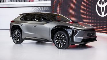 Toyota klar med ny og forbedret bZ4X – se priser i Danmark