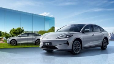 BYD e7: Ny sedan presser Tesla Model 3 voldsomt på pris